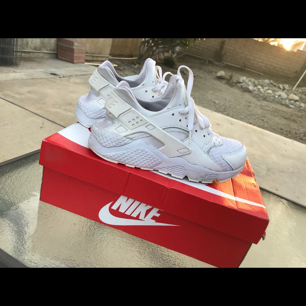 Nike Air Huarrache  size 8 1/2-9